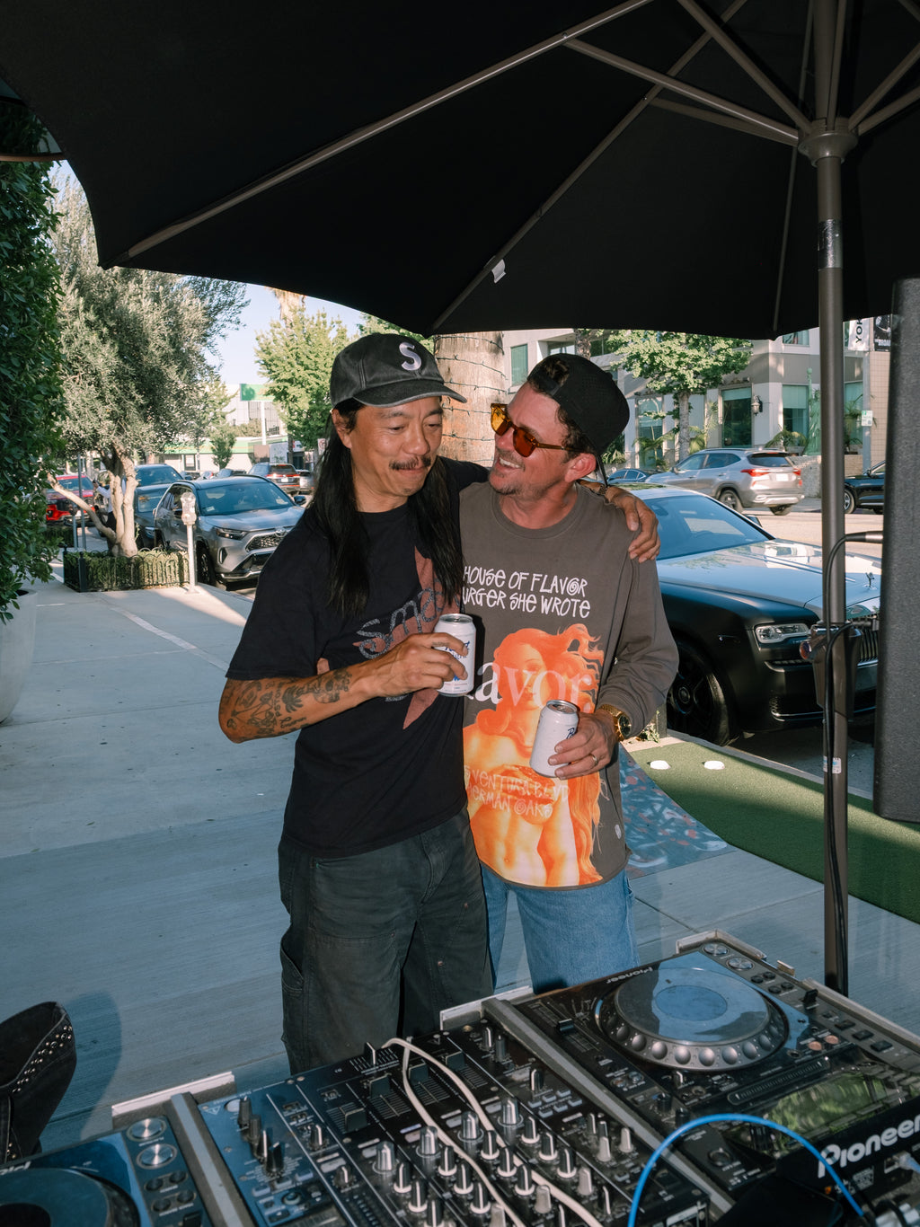 HOUSE OF FLAVOR x STANDARD ISSUE LONG SLEEVED TEE SHIRT FOR BURGER SHE WROTE